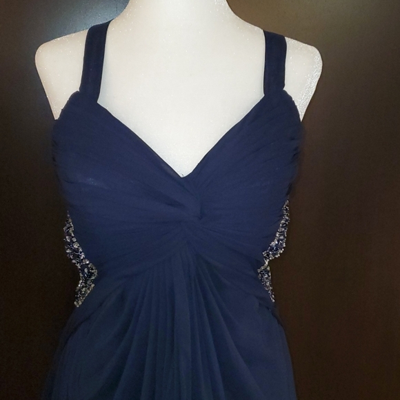 👗 Evening Dress - Picture 2 of 8